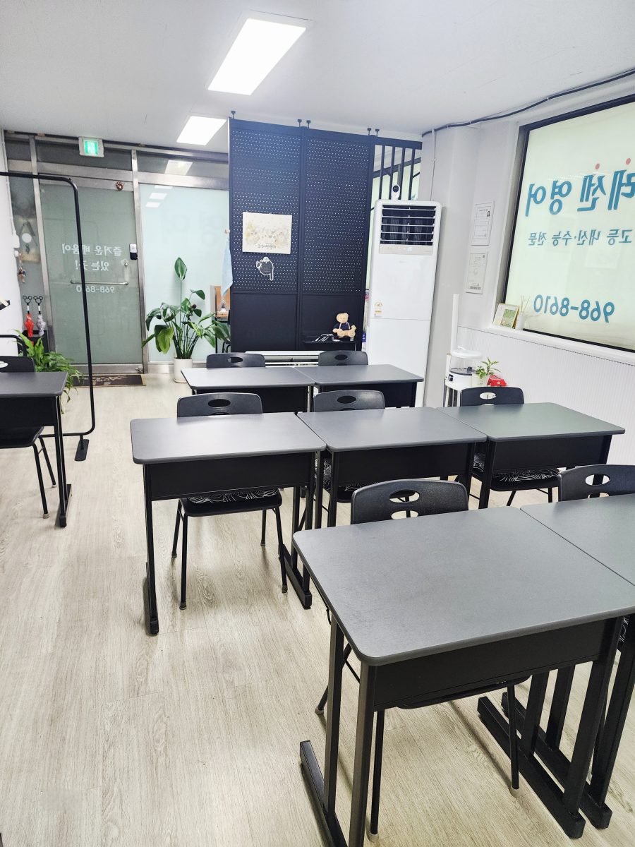 크레센영어교습소 강의실 — 소수정예 영어 수업이 이루어지는 메인 공간